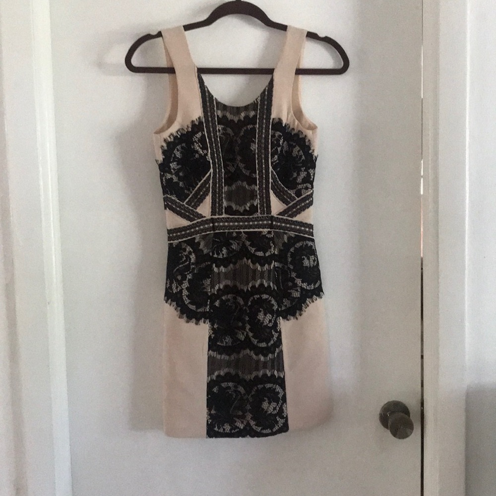 Short lace dress, never worn